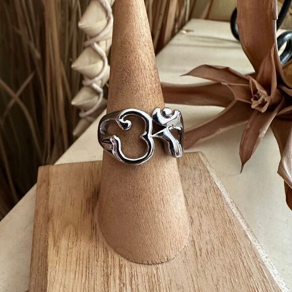 Om Stainless Steel High Polished Ring Unisex - Picture 1 of 7